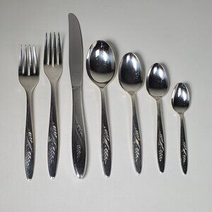 Vintage Oneida Community “Song of Autumn” Silverplate Flatware Set – 8 place